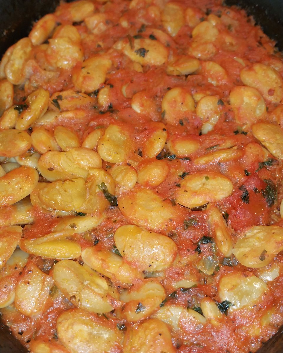 DoraTreats's tweet photo. #Gigandes Greek Lima Beans in Red Sauce. #Greekfood #catering https://t.co/l92rz1CFKJ