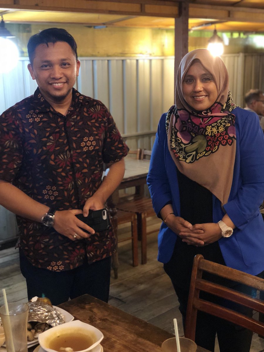 emysamsudin's tweet photo. Mlm ni berkesempatan bertemu dengan ustaz @imammudaasyraf, insyaallah kita Akan bawakan @imammudaasyraf ke Masjid Tanah . Ada cadangan Tak nak buat Di Mana?
#imammuda #masjidTanah https://t.co/U304jqWI1x