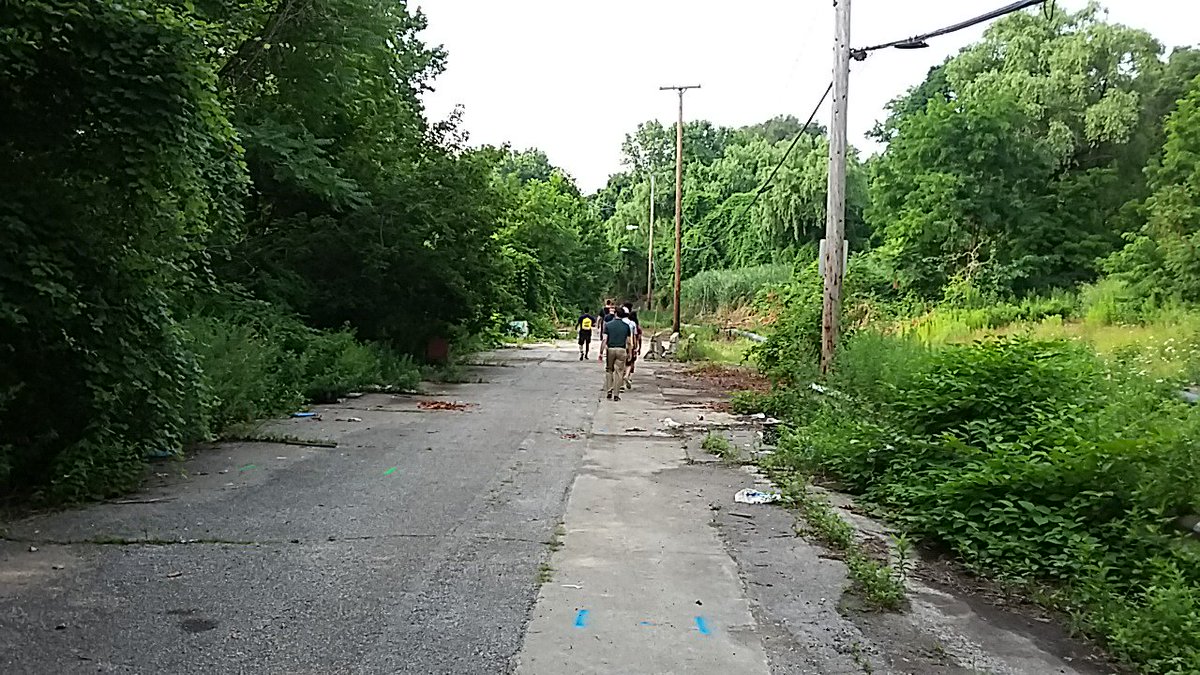 enolan42's tweet photo. @SIHSCleveland Cleveland Mission Trip. Mass at Settlers Landing, walk down River Bed Rd. #HomelessExperience #Gratitude https://t.co/jNrhzoBX49