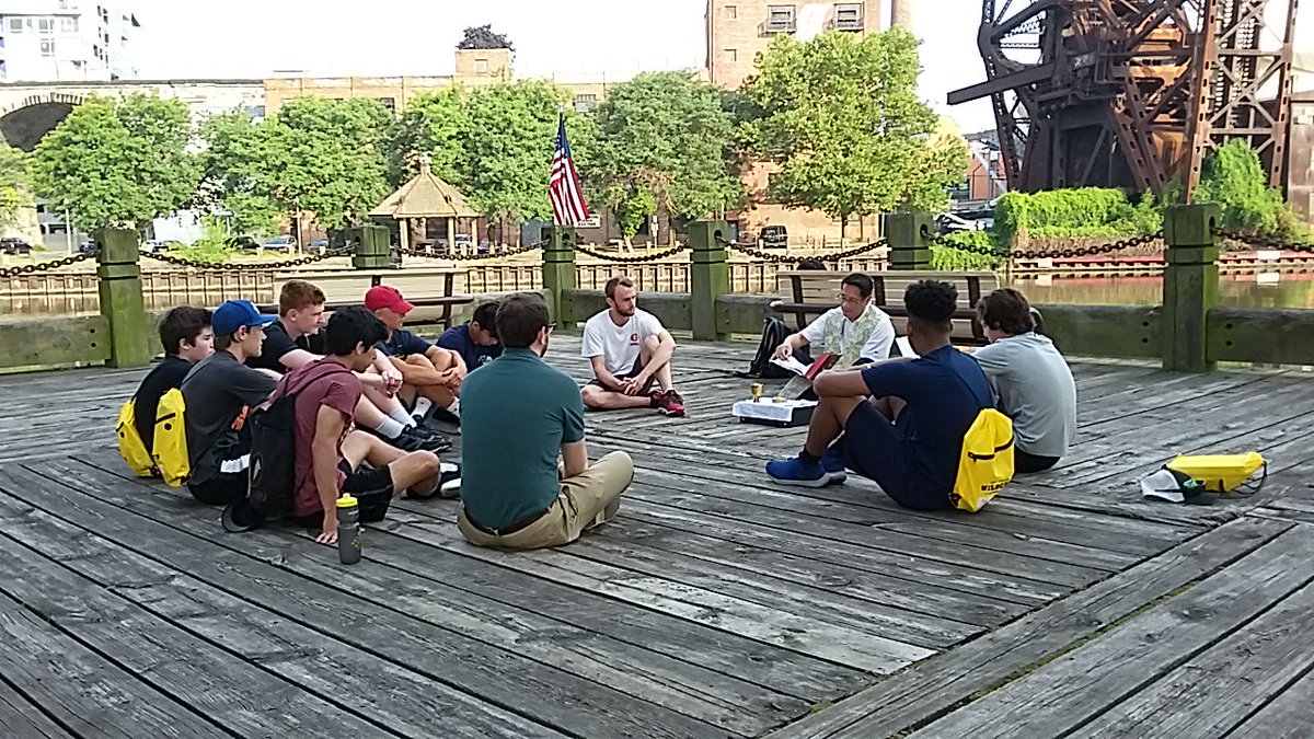 enolan42's tweet photo. @SIHSCleveland Cleveland Mission Trip. Mass at Settlers Landing, walk down River Bed Rd. #HomelessExperience #Gratitude https://t.co/jNrhzoBX49