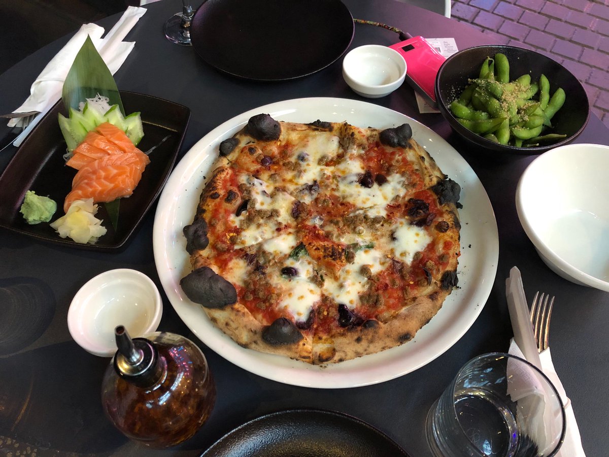 It begins @AkibaDoriDubai ...
This pizza dough was made with water that was filtered 7 times to get it to be the same purity of the waters of Japan!