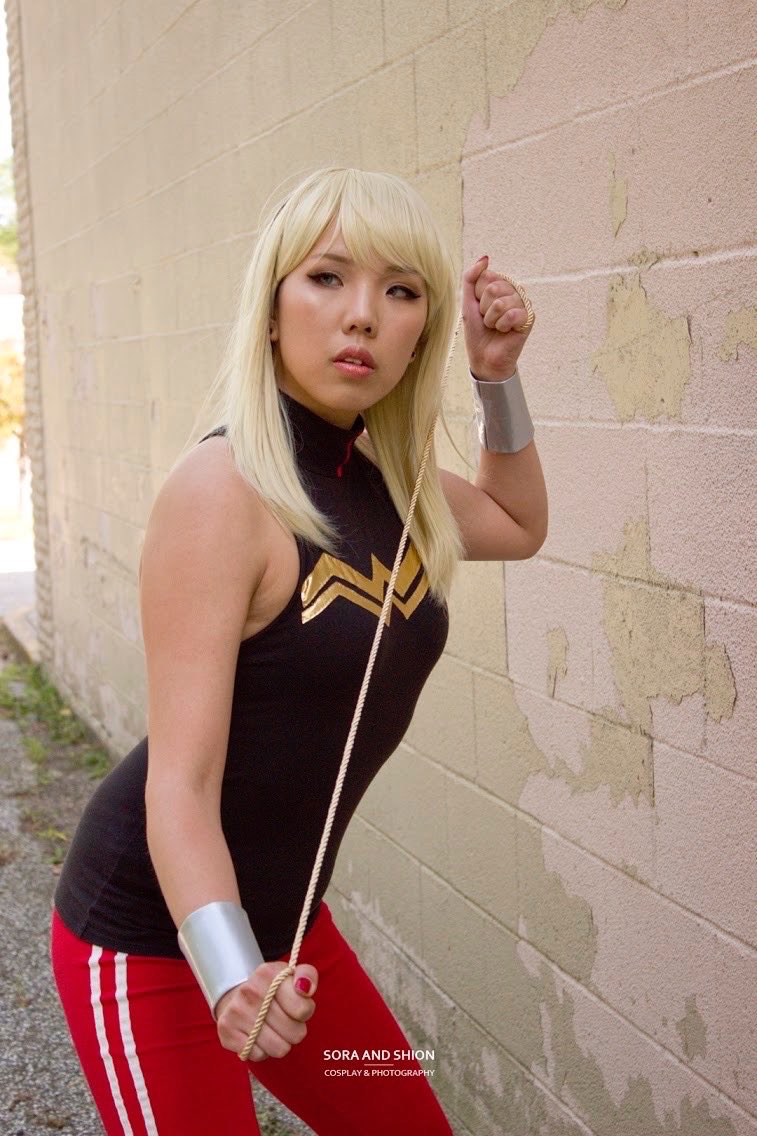 I'm super excited for Young Justice: Outsiders! I'm excited to see everyone return! I rewatched this series so many times. So here's some Wonder Girl from last fall. 
📸: ⁦@ShionKusanagi⁩
#cosplay #youngjustice #youngjusticeseason3 #wondergirl #cassandrasandsmark #cosplayer