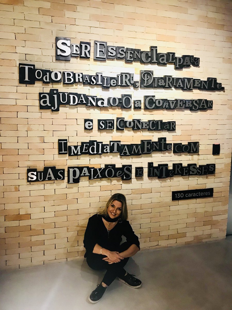 danielahespanha's tweet photo. Missão não é aquela coisa que as empresas deixam exposta na parede. A missão precisa ser praticada. Estamos aqui: #GUMP2018 #conectados #apaixonados  #interessados #storytelling #BrandedContent #Twitter https://t.co/bKvjyXnuG5
