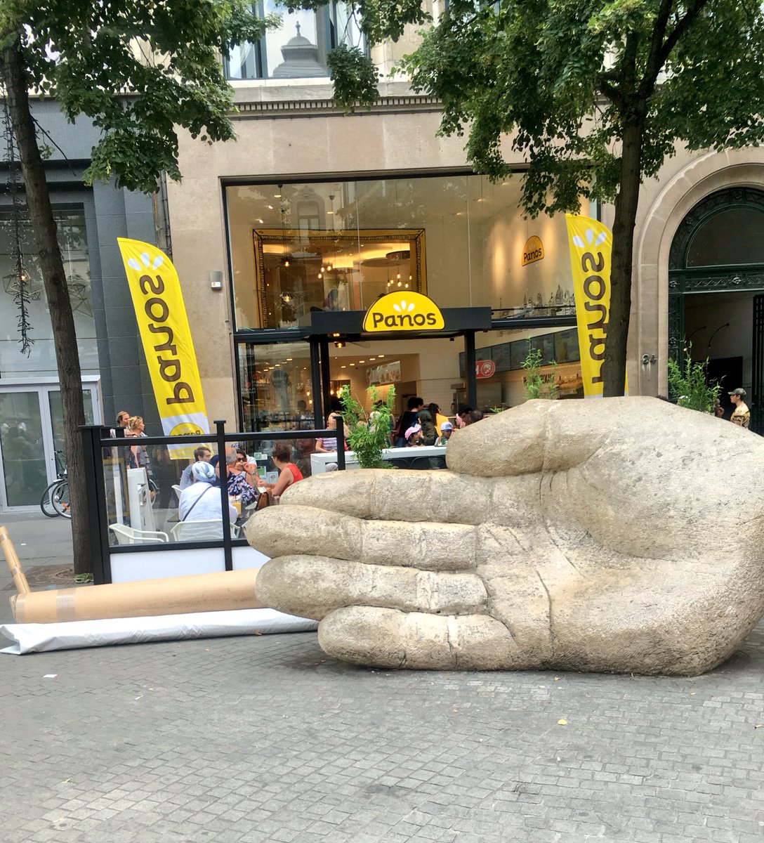 Road2Culturedom's tweet photo. Yesterday exploring #Antwerp on a literal hand trail with the girls! @heyparadis90 @yasmin_tells @traveleatslay #girlstrip
@Visit_ANTWERP #oldlegends #Antwerpen #belgium #SummerInTheCity #summerineurope https://t.co/7LNpitNytH