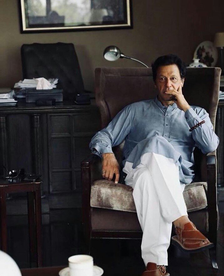 PukhtanaJenaii's tweet photo. Ladies &amp; Gentlemen let me introduce you to my Prime Minister. Mr Imran Khan ❤😉 #ElectionResults #JeetayGaKaptaan #PrimeMinisterImranKhan https://t.co/ZxgQoq9Kum