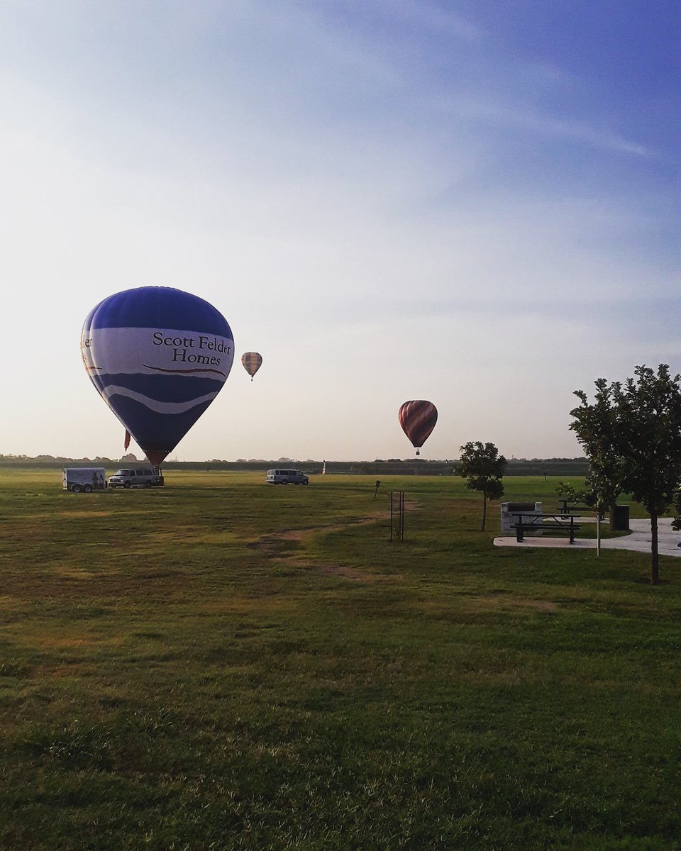 KylePARD's tweet photo. Labor Day weekend is approaching! Check out the views at Lake Kyle this morning. #PieInTheSky🥧 #HotAirBalloonFestival https://t.co/rVoLfn1NYE