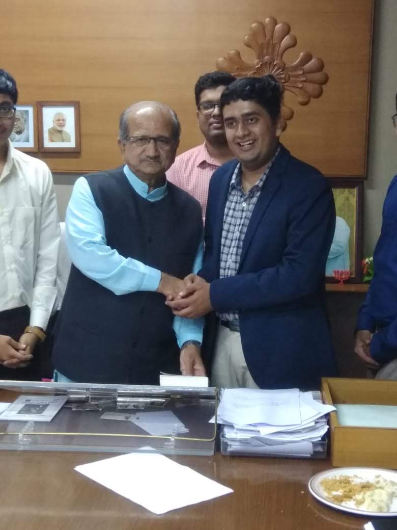pritpshah's tweet photo. Thank you Hon'ble Education Minister of Gujarat Shri Bhupendrasinh Chudasama for your blessings and warm wishes.
@BhupendraSinh1 
#CAnagariSurat https://t.co/qwUDQKx1C3