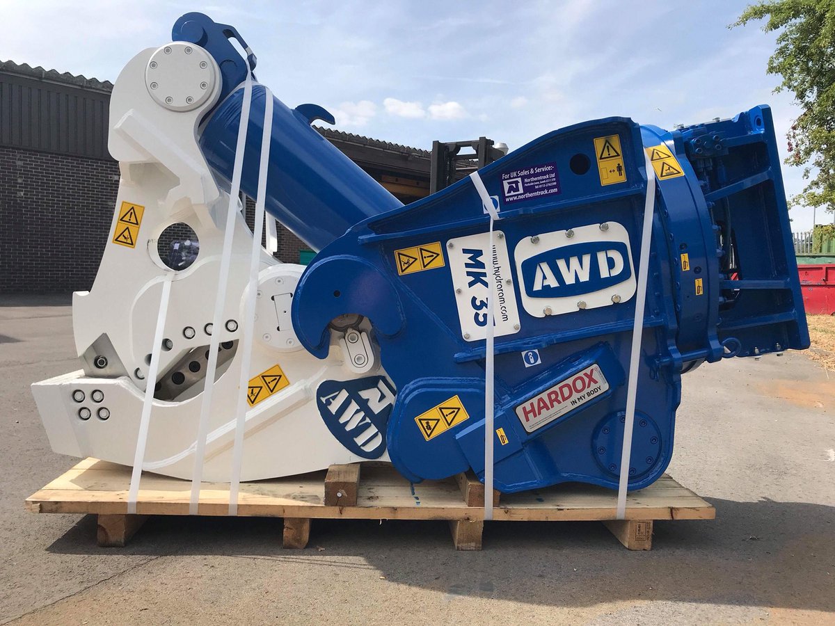 awdemolition's tweet photo. It’s arrived! 😎👌 #Demolition #AWD #Northerntrack #MKSeries @northerntrack @Hydraram https://t.co/DKEFR0lOjK