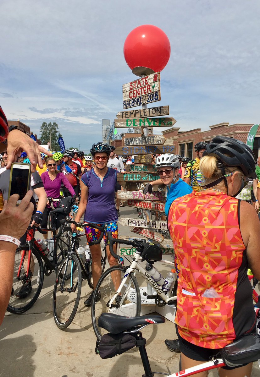 CourtneyCare's tweet image. This way to Paris from State Center, Iowa. #RAGBRAI2018 ⁦@RAGBRAI_IOWA⁩