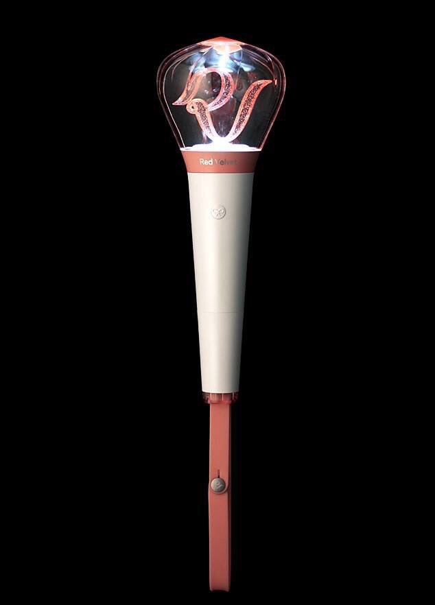 bbaechiu's tweet image. ㅤ 

        ⠀  reveluv-nim! artık sizin de bir lightstickiniz var.~ 🙈 beğendiniz mi? umarım beklentilerinizi karşılamıştır. redmare’de görüşelim!