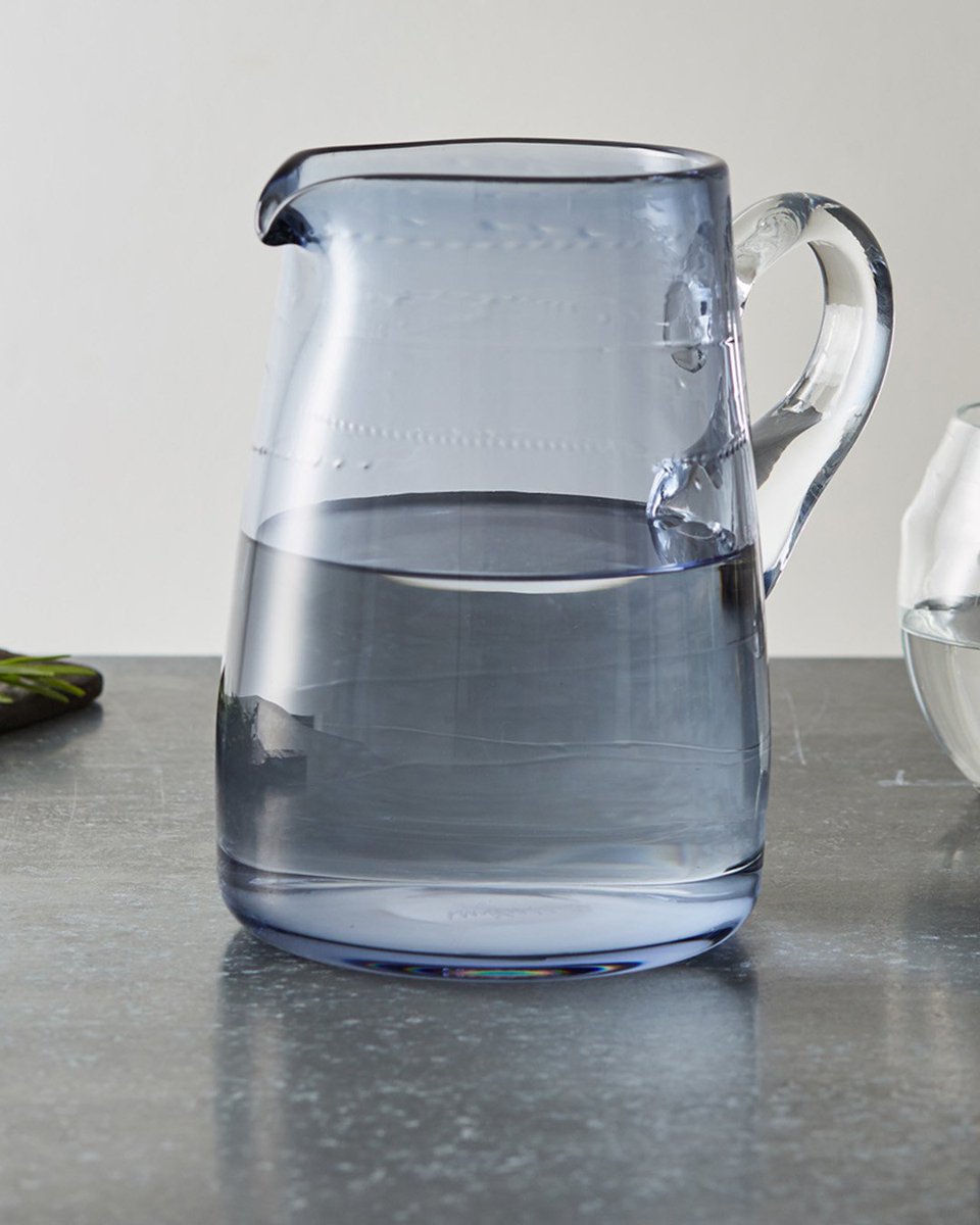craeftiga's tweet photo. Micheal Ruh is a fantastic glassblower who is, helping to support the Craeftiga prize. In his studio creates pieces of the highest quality for luxury brands and individuals. The studio was recognised in an award-winning film by the BBC ‘Handmade’. 

PC portrait: Dan Weill https://t.co/BzrmrP1Qyu