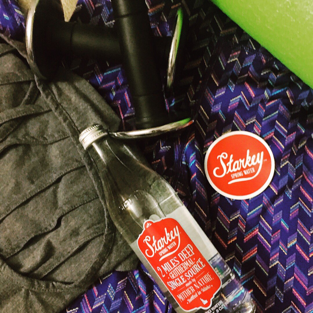 porshia_lashae's tweet photo. Work Out - Drink Water
I was given the opportunity to try @StarkeyWaterCo and it has a really smooth taste and was just what I needed #sponsored @Sambazon
#DeepDownGood #StarkeyWater
Enter to win 1L glass Starkey Spring Water & a $50 Whole Foods gift card https://t.co/tZgO69AzOT https://t.co/uIRdpGmiFb
