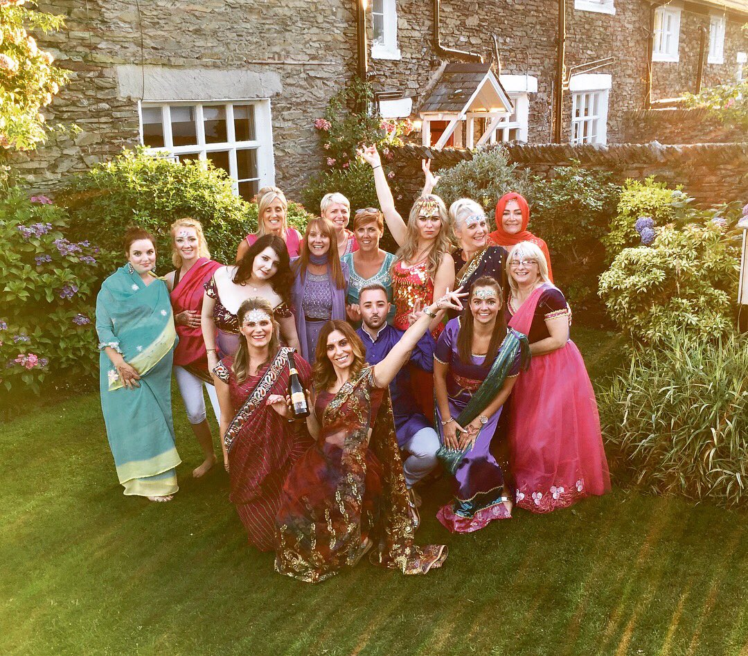 CheerleadingCo's tweet photo. What a fab evening for some #balibali in the sun! ☀️ So much fun with Keely and her amazing #bridetribe looking incredible in their #bollywood attire bringing those #bhangrabeats to #windermere with a Bollywood themed class! #henparty #danceclass #cheercohens @JenCheerco #tcc https://t.co/zCL8KgQbtN