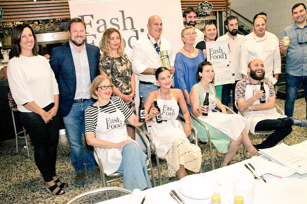 yayodelgado's tweet photo. 🍽 Ya en marcha #FashFood #RegióndeMurcia con @estrellalevante #Verna
Cenas sorpresa con los mejores chefs!!! 🍻⭐️ https://t.co/zhv4UhuqtS
