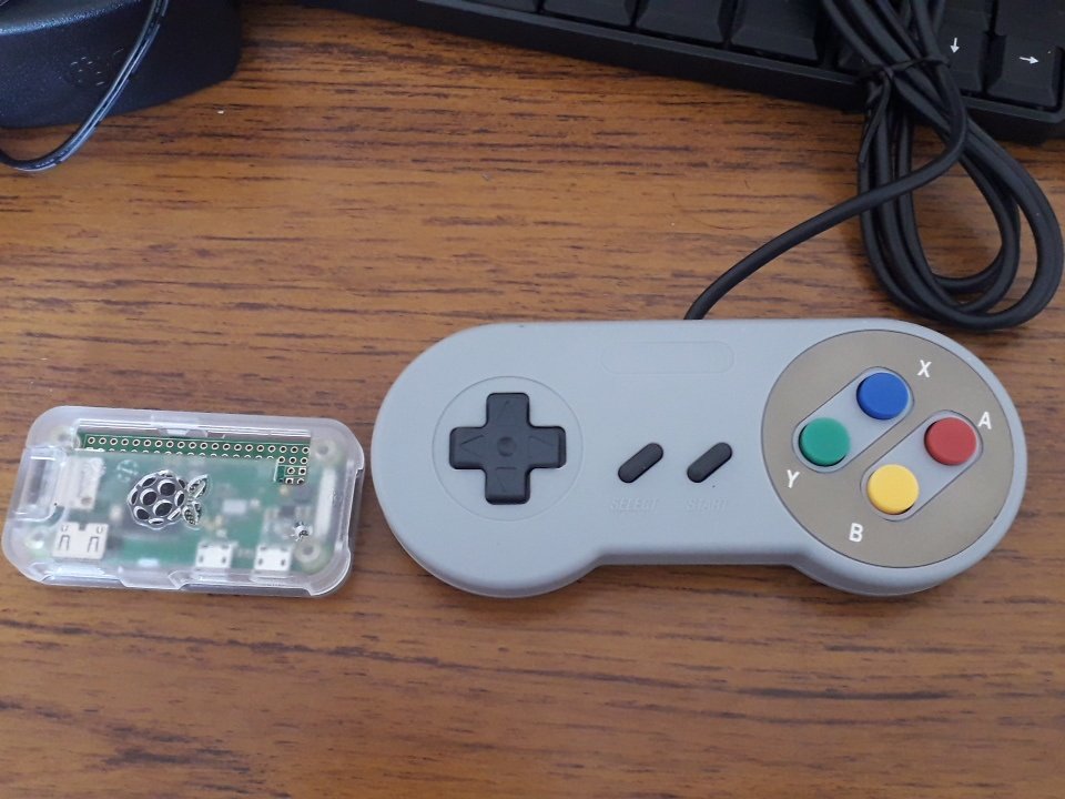 PSRhondda's tweet photo. Donkey Kong Country anyone? #RetroPi #RaspberryPi #SNES https://t.co/ow2KWdLZha
