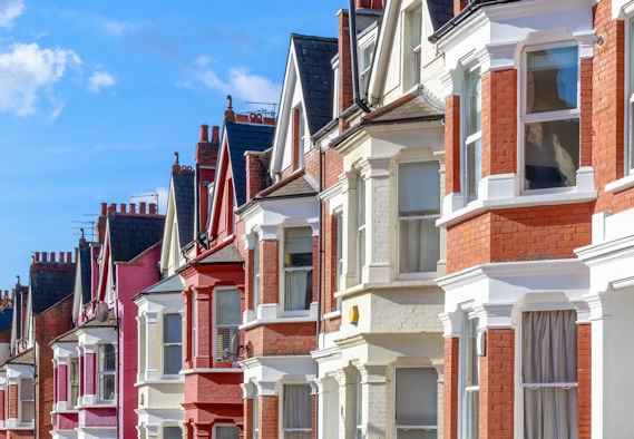 livuninews's tweet photo. The number of social renting households in England fell from a peak over 5.1 million in 1981 to a low of 3.9 million in 2011, new census study data reveals #PopChange #housing https://t.co/50uXvXPIs5 https://t.co/M85apvFoIl