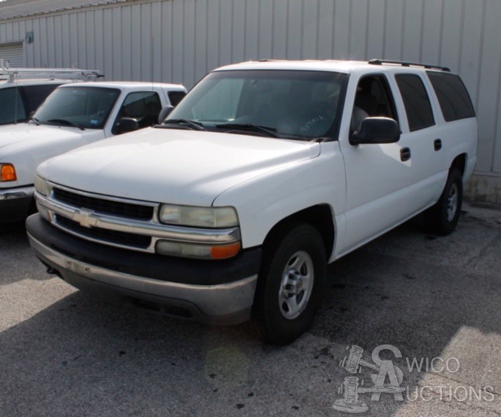 UTSurplus's tweet photo. Did you know UT Surplus Property has UT Vehicles available through Online Auction? Check out this 2003 Chevy Suburban here➡️ https://t.co/wvkCf9S6c2 
🤘♻️🤘🚐 #SurplusVehicles #HookEm #UTAustin https://t.co/rTne8OAy3b