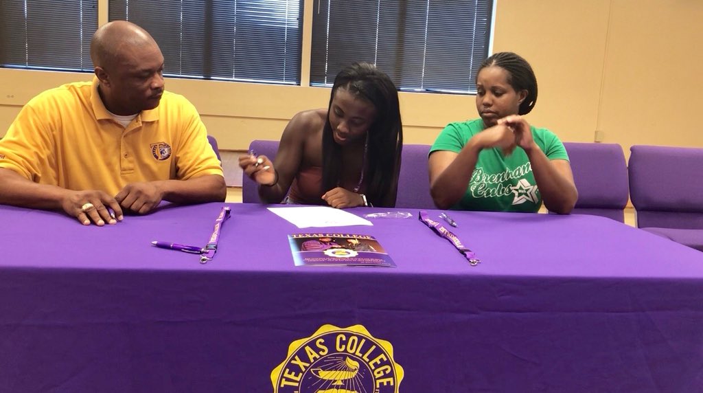 Congrats to Destiny Morgan who signed with Texas College on Tuesday!!!