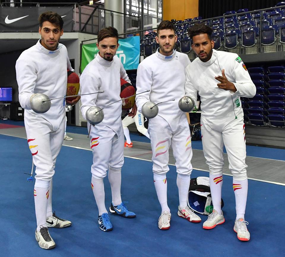 El equipo de espada, vigente subcampeón de Europa, se mete entre los diez mejores del mundo y termina 9° en #Wuxi2018 ¡Tenemos esgrima para rato con estos chavales!