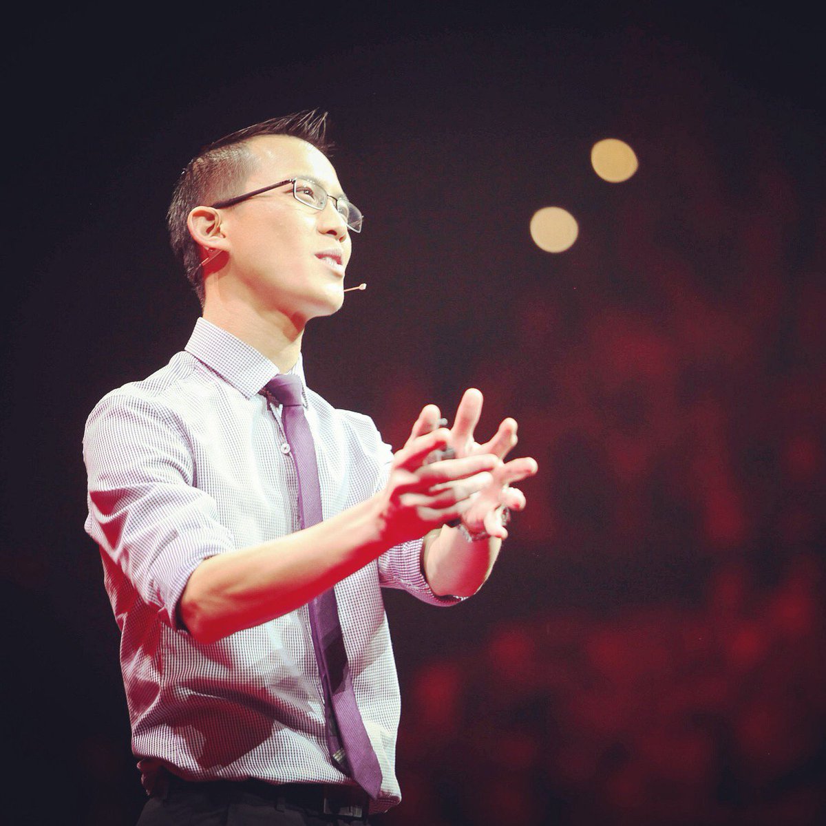 misterwootube's tweet photo. 👁 Mathematics enables us to perceive the beauty of invisible patterns all around us. What a thrill to stand on the @tedxsydney stage &amp; declare this wonderful truth!

🎥 Video: https://t.co/QHga4dZBRs https://t.co/FW3bkMNtir