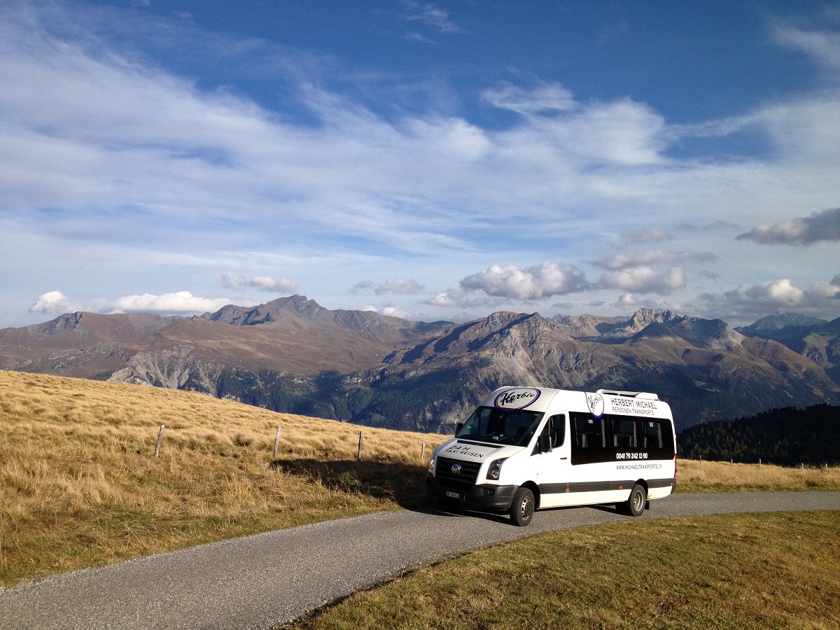 ublu_ch's tweet photo. Eine Tagesreise in die Berge mit den öffentlichen Verkehrsmitteln. Nutzen Sie die Angebote von #AlpenTaxi (https://t.co/H8INe7VACI) oder #Busalpin (https://t.co/PAKF01LAoK), um an Ihr Ziel zu gelangen. https://t.co/FDN4n5yOHH