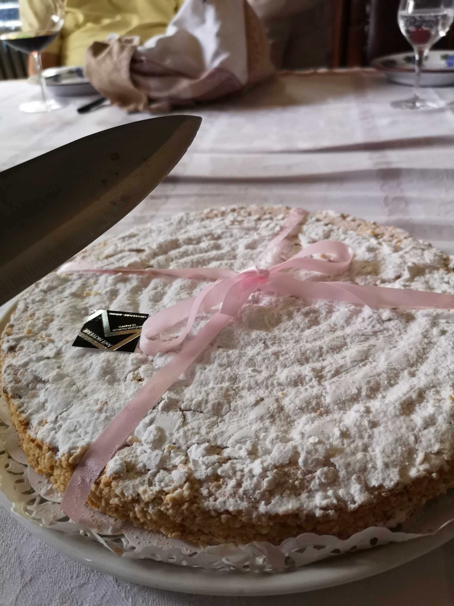 Bernard Pivot Mange Deguste Savoure Le Gateau Prefere D Antoine Griezmann L Ideal Maconnais Creme Au Beurre Abaisse Meringuee Aux Amandes Et Noisettes T Co Ursfdsqbvo Bernard Pivot Mange Deguste Savoure Le Gateau Prefere D Antoine Griezmann L Ideal Maconnais Creme Au Beurre Abaisse Meringuee Aux Amandes Et Noisettes T Co Ursfdsqbvo