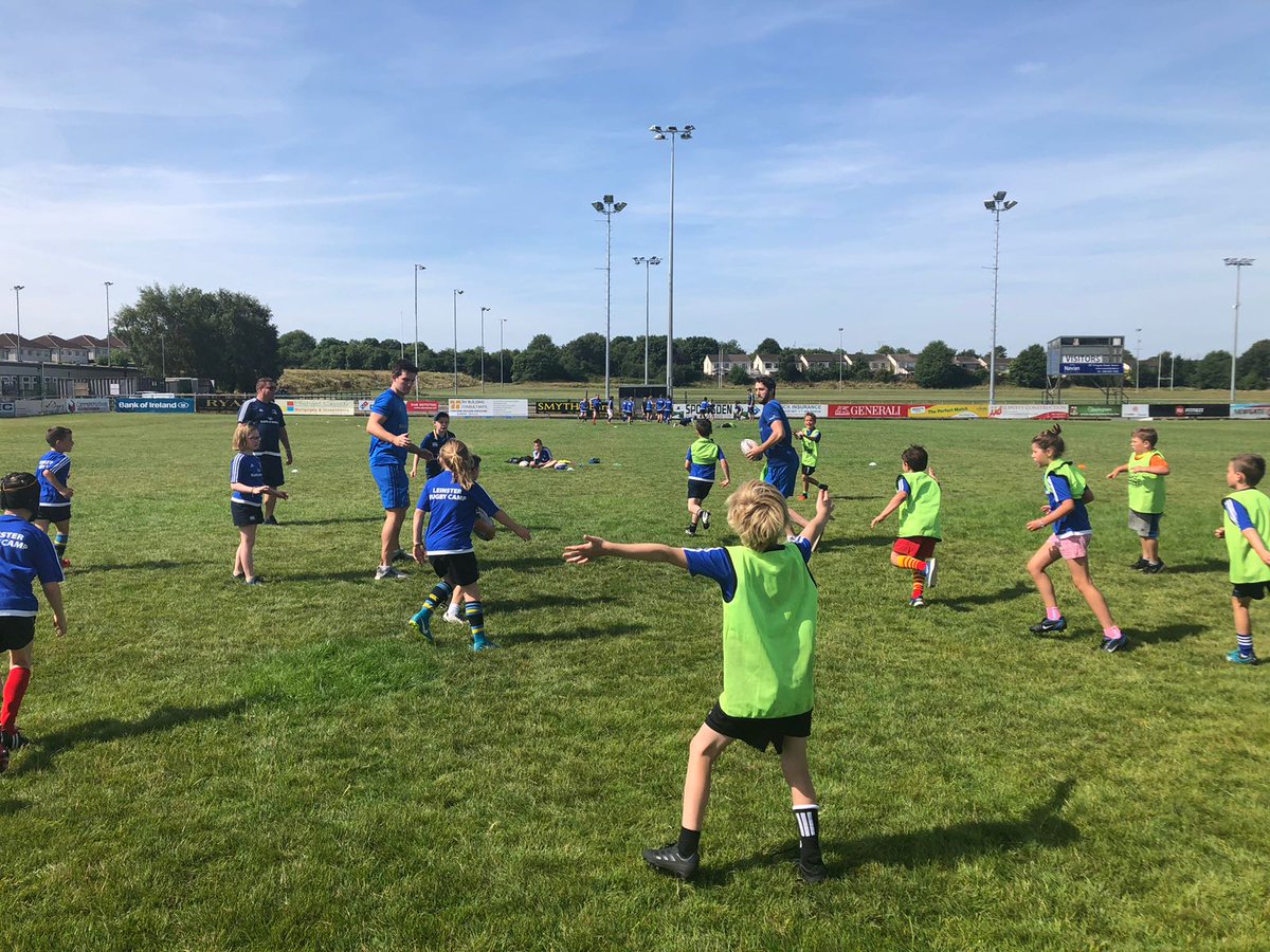 Sun was out for the arrival of @PRO14Official cup and <a href="/ChampionsCup/">Investec Champions Cup</a> today <a href="/Navanrfc/">Navanrfc</a> second surprise of the day was players <a href="/DalyBJOfficial/">Barry Daly</a> and <a href="/Thomasdaly12/">Tom Daly</a> great interaction with the kids and some great advice for them also #FromTheGroundUp 💙🏉