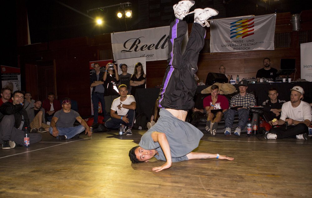 battleoftheeast's tweet photo. Impressionen vom ersten Qualifier zum #vitacolaKOTC 2018 beim #Fishbattle in Rostock...#vitacola #bboy #rostock 📸 @Mightymonky https://t.co/dpj5SSzJSX