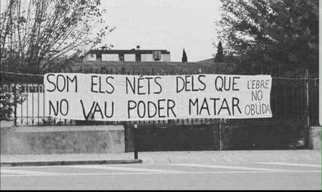Recuperarem la vostra dignitat, mai oblidarem la vostra lluita, el futur es construirà amb el vostre llegat, la República també és vostra, dels nostres herois del passat.
L'Ebre no oblida!
#80AnysBatallaEbre