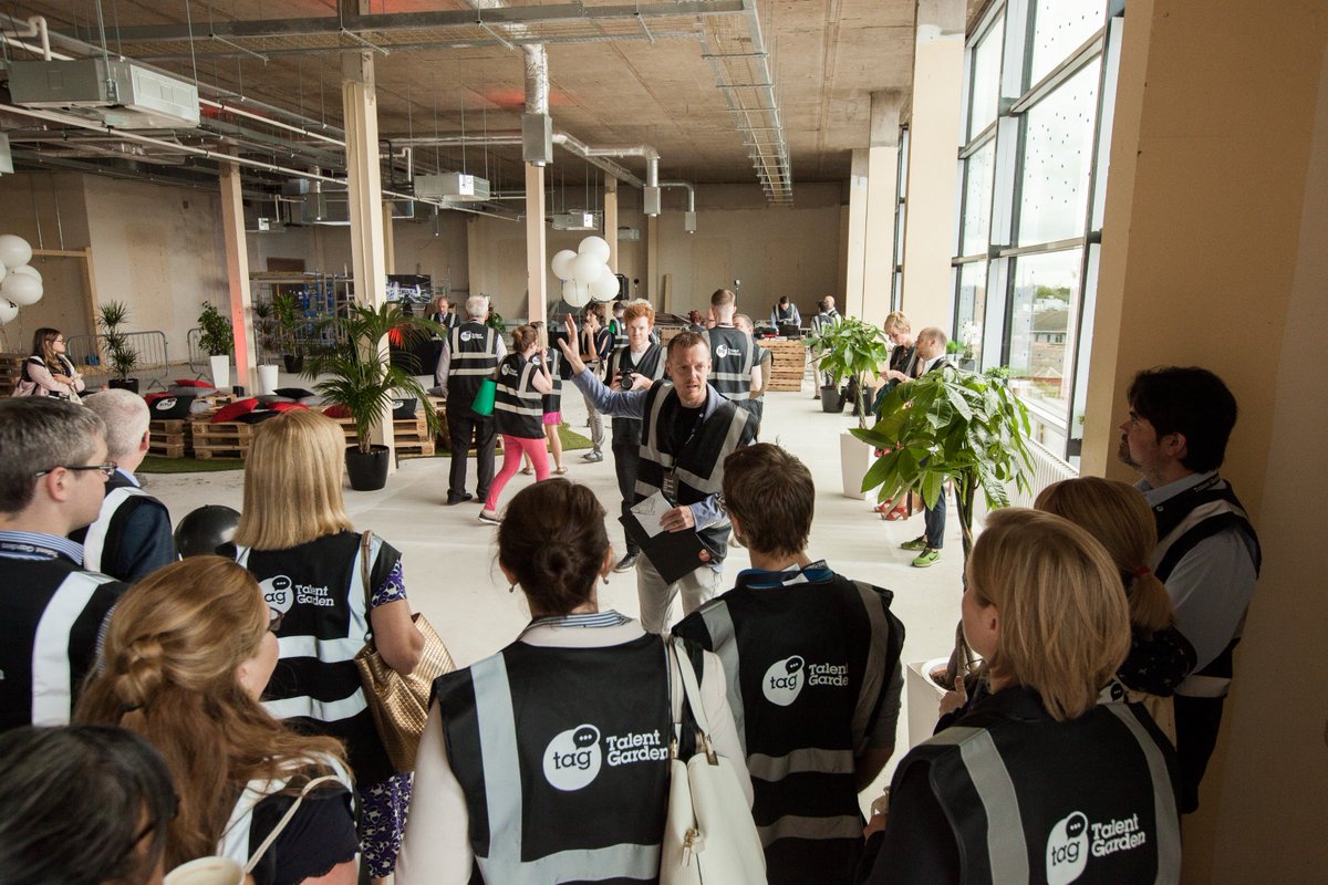 TalentGardenit's tweet photo. Ieri a #Dublino abbiamo presentato in anteprima (reale e virtuale) il nostro nuovo campus all'ecosistema dell'innovazione irlandese. Le porte si apriranno ufficialmente a Settembre! 🚀 Scopri il progetto: https://t.co/SH3EvLr0PL https://t.co/aoqs36dK4S