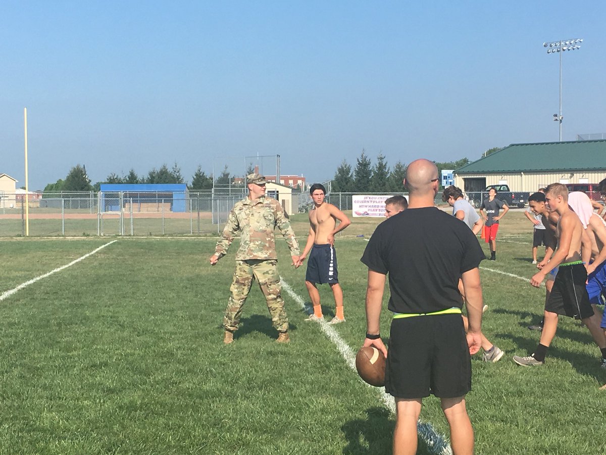 kowalskironald1's tweet photo. Thanks to the National Guard for working out our team today! #conditiong #WeAreLB https://t.co/P7FGjCAy1q