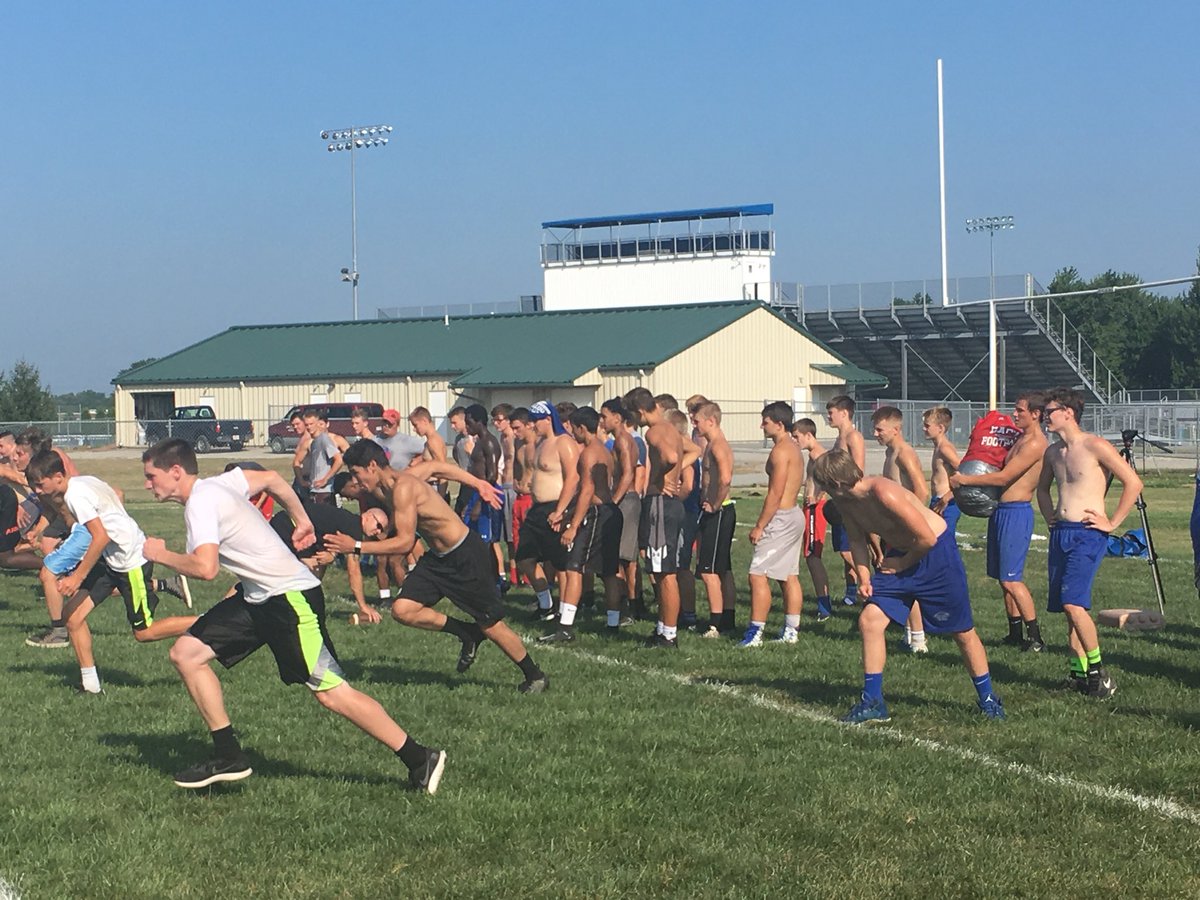 kowalskironald1's tweet photo. Thanks to the National Guard for working out our team today! #conditiong #WeAreLB https://t.co/P7FGjCAy1q