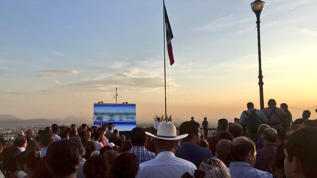 JazminHilario's tweet photo. Alcalde @manolojim anuncia una remodelación completa de la Plaza Mirador y la construcción de un museo que muestre una línea de tiempo de la ciudad, esto en el marco del 441 #AniversariodeSaltillo con una inversión mayor a los 20 mdp. @culturasaltillo https://t.co/xzKZ756HcB
