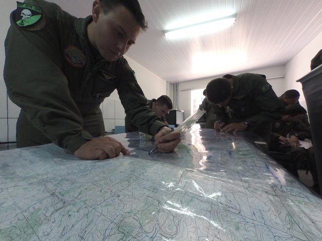 cmlexercito's tweet photo. O Centro de Instrução de Aviação do Exército (CIAvEx) realizou, no 14° Grupo de Artilharia de Campanha - Grupo Fernão Dias, a Operação Pégasus em Fúria no período de 16 a 20 de julho de 2018. Para saber mais acesse https://t.co/Uydl8b5Z9L #ciavex #14gac #operacaopegasus https://t.co/LAr4LE8s56