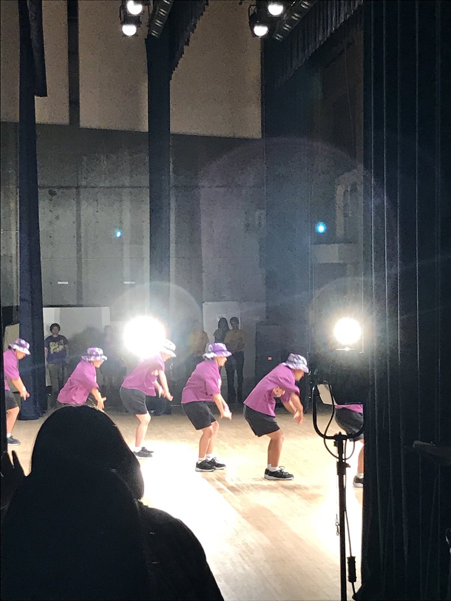 dj_gnk's tweet photo. 今年のチームダンスは音響スタッフとして舞台袖でのお仕事でした！

顧問の先生方が中心となり、スタッフの生徒やダンス部のOG、OBによって支えられてる素晴らしい大会。

裏方ならではの見える景色がそこにありました。

本当にお疲れ様でした！ https://t.co/reSCrDHSMy