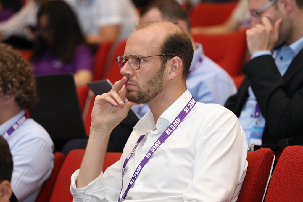 Tsinghua_Uni's tweet photo. Industry-university cooperation drives breakthroughs in automotive technology. Organized by #Tsinghua, #AVEC 2018 brings together researchers and engineers to discuss smart mobility, attracting more than 300 delegates from 19 countries. #smartmobility #smartcity #automaticdrive https://t.co/3YQr6aBLHE