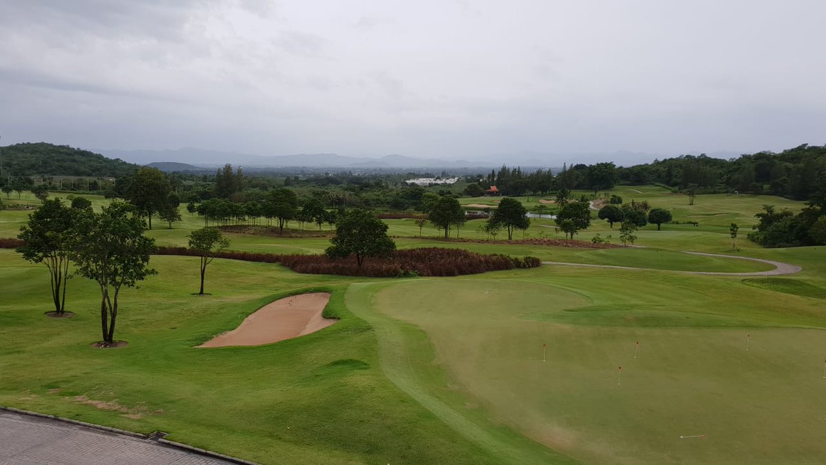 BernhardCompany's tweet image. A great day for Michael He and Ning installing and training the team on our sharpening systems at @banyangolfclub  Thailand. A fabulous course that is honoured at the Asian Golf Awards every year and amongst the top 5 clubs in Asia #keepingsharp great day #education for all too