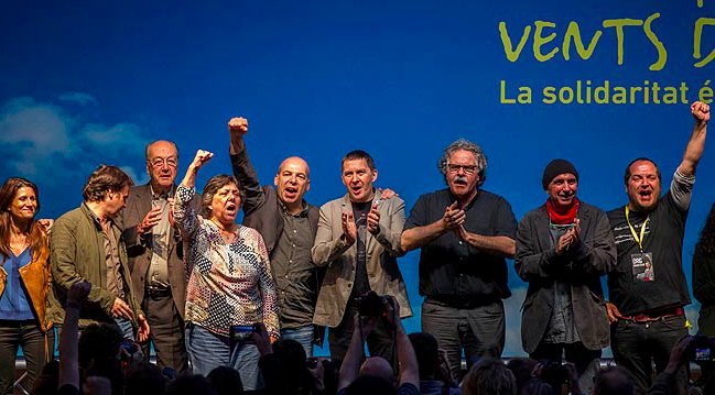 josepramonbosch's tweet photo. Ver a los supremacistas separatistas llorar por el atentado contra las cruces de Vic y hacerse fotos con los inductores de la acción de castigo contra la odiosa Guardia Civil de Vic. Asco de nazis separatistas. https://t.co/nNEwq43x2R