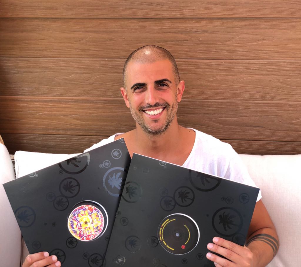denniscruzdj's tweet photo. Want to win a signed copy of my new Freaks EP on vinyl? Head to my Facebook or Instagram pages to enter now!
Facebook: https://t.co/ko9rdMY9Vl
Instagram: https://t.co/6ydRSp1v8g
#DennisCruz #FreaksEP @Hot_Creations https://t.co/R10z6bnBVo