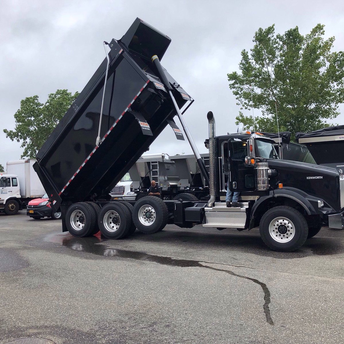 suffolkbrake's tweet photo. #gabrielli #black #americanroads #dumpbody #newjersey #newyork #bohemia #longisland #suffolk #scbs #suffolkbrake https://t.co/Zmt2sI8nXI