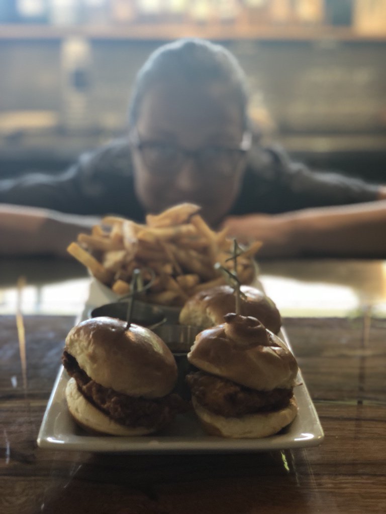 theunionok's tweet photo. No matter where you eat, make sure it’s with a friend today. You’re halfway thru the week and we could all use a good laugh over lunch. 

And if you come eat with us, you can try one of #ChefDaryl’s Pork Sliders!

.
.
.
.
.
#UniqueEats #UniqueDrinks #UnionStandards #OKClunch https://t.co/ku89UOW1O4