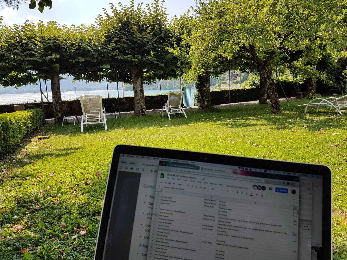 astrobellatrix's tweet image. Writing #blueMUSE science cases while listening to the soft sound of lake waves with a nice summer breeze... heaven!