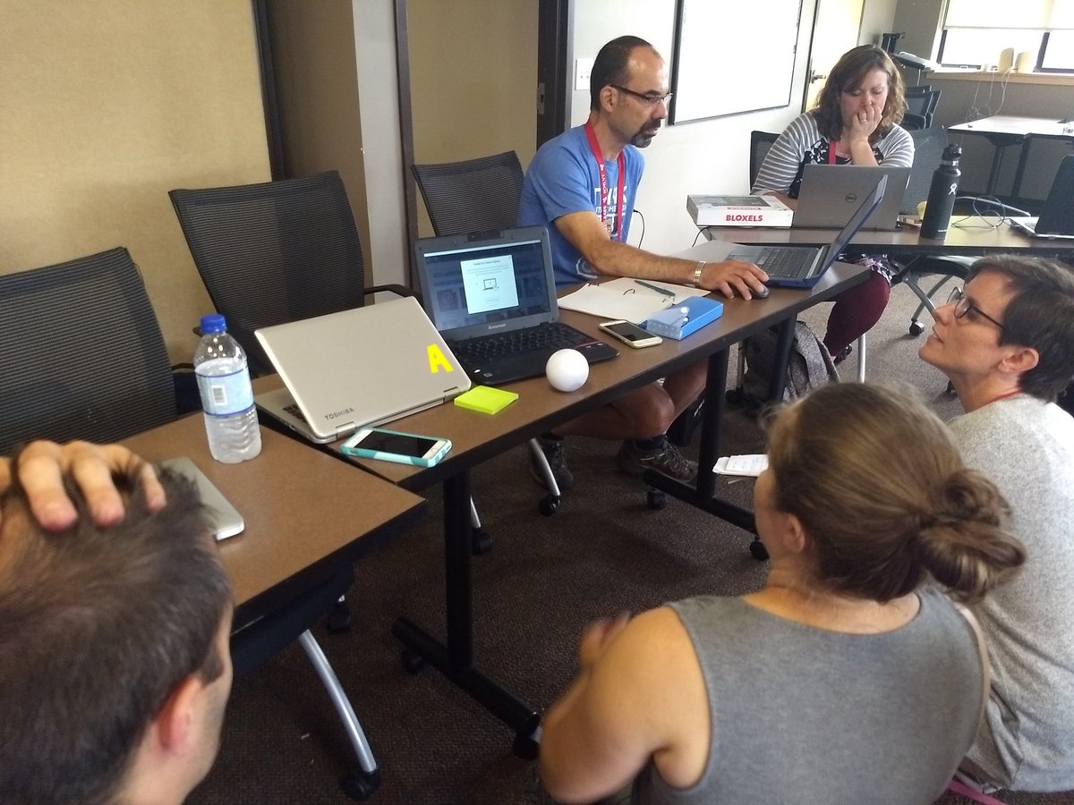 darcierankin's tweet photo. #cml18 talking and sharing about robots and coding this morning with some enthusiastic educators https://t.co/qwh74ag27O
