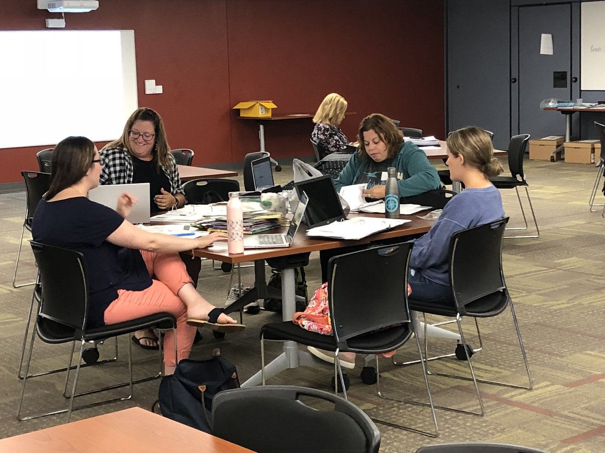 acquinn04's tweet photo. Leading groups of third grade teachers on unit development:Life Cycles and Traits and Forces and Interactions. #boces4science https://t.co/p4JV73v346