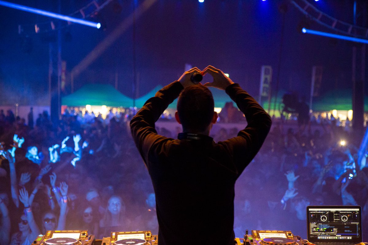 HarperAdamsUni's tweet photo. It was amazing to go backstage at the @YPV_2018 last night and watch the @ministryofsound. Fantastic to see all of the @WalesYFC’s hard work is paying off and we’re so pleased to sponsor such a great event. More pics and video to come soon. Tonight is the final night of #ypv2018! https://t.co/z3WAUa9HEk