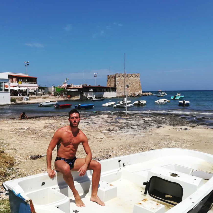1 pic. wish this summer would never end. #vacation #gay #puglia #summer #posing #burned ???? https://t
