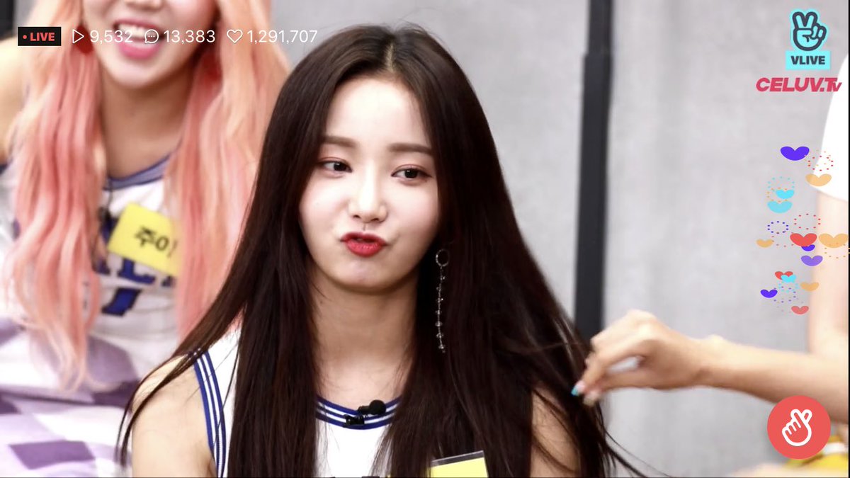 Yeonwoo_0_8_0_1's tweet photo. 最高かよ！
可愛すぎるわ！！

 #ヨヌ
 #MOMOLAND https://t.co/5ikB4M4jl5