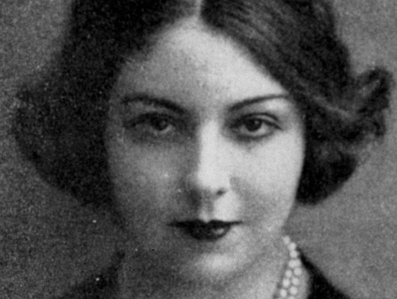 maiterrrr's tweet photo. Hoy dando clases de refuerzo para la #EvAu2018 de Literatura @A_Literatura . Me doy cuenta que en la Generación del 27 no se habla de ninguna mujer. Grandes fueron Josefina de la Torre, Marga Gil, María Teresa de León...igual hay que cambiar el temario un poco. https://t.co/74Psj5ENe6