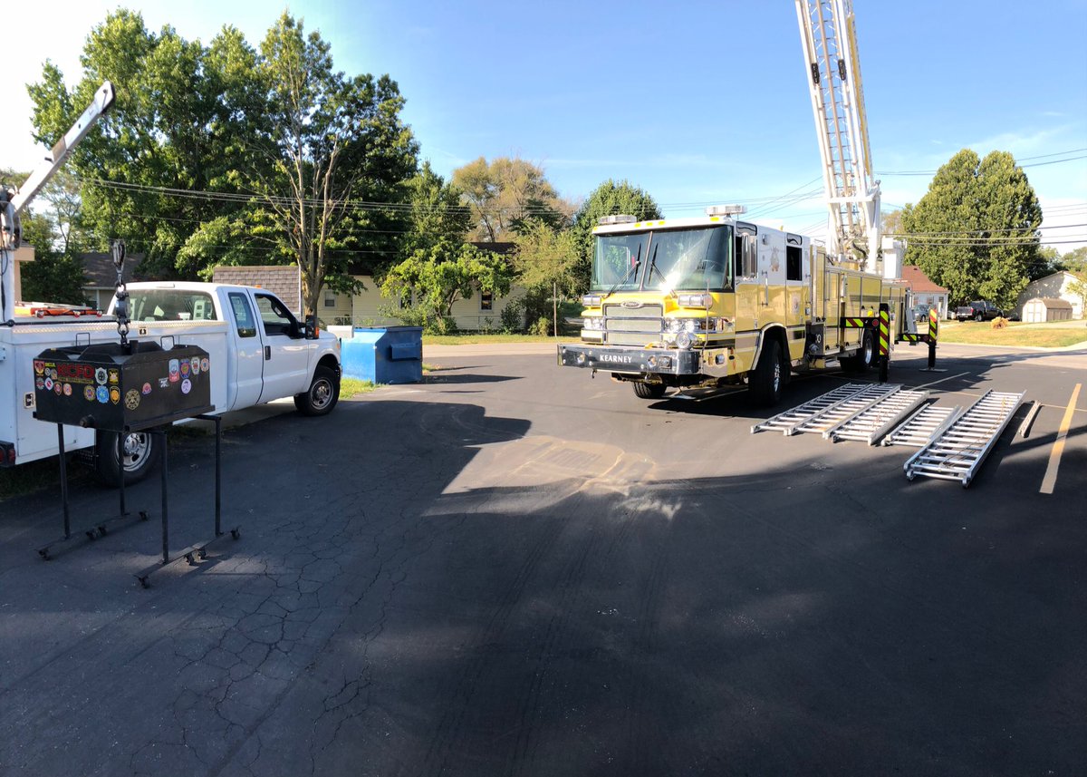 KFRPD's tweet image. Guess what day it is? GUESS. WHAT. DAY. IT. IS. LADDER TEST DAY! Guess what day it is? GUESS. WHAT. DAY. IT. IS.! LADDER TEST DAY! At Kearney Fire &amp;amp; Rescue we test our ladders annually, in accordance with NFPA 1932. #ProudlyServingOurCommunity #KMoFire #EquipmentMaintenance