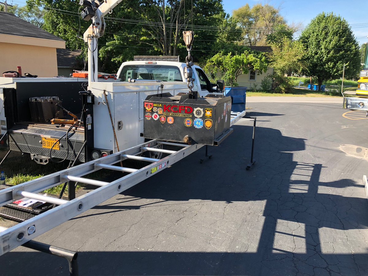 KFRPD's tweet image. Guess what day it is? GUESS. WHAT. DAY. IT. IS. LADDER TEST DAY! Guess what day it is? GUESS. WHAT. DAY. IT. IS.! LADDER TEST DAY! At Kearney Fire &amp;amp; Rescue we test our ladders annually, in accordance with NFPA 1932. #ProudlyServingOurCommunity #KMoFire #EquipmentMaintenance